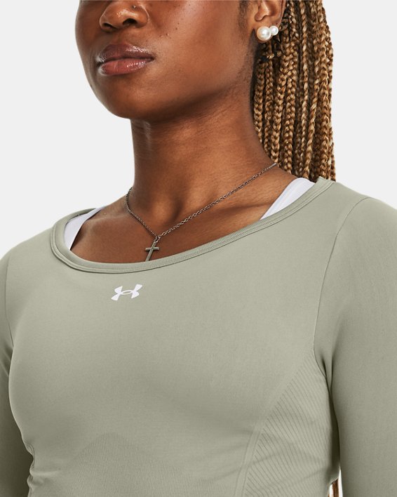 Women's UA Train Seamless Long Sleeve in Green image number 3